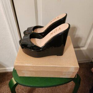 YDN BLACK PATENT WEDGES 6inch heel